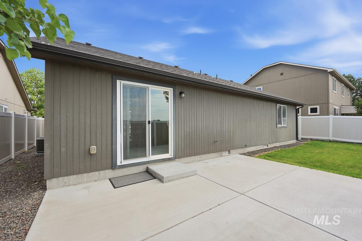 3885 S Windy Ridge Dr, Nampa, Idaho 83686, 3 Bedrooms, 2 Bathrooms, Residential For Sale, Price $369,900,MLS 98997579
