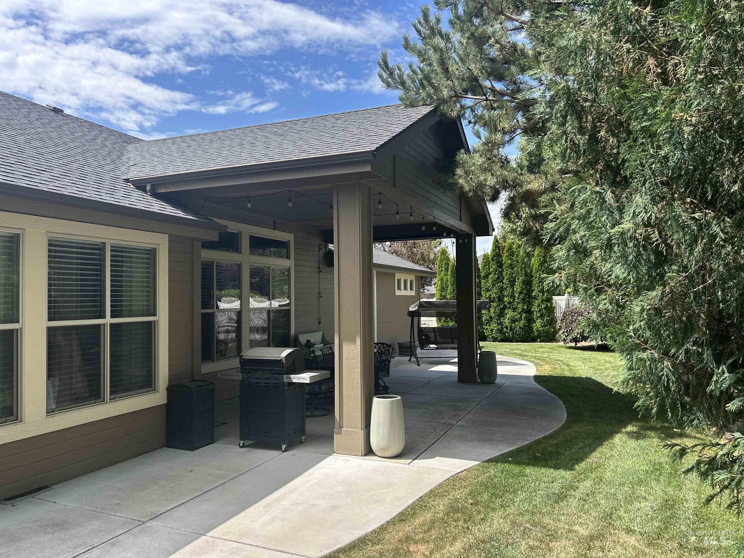 1862 W Pachino, Meridian, Idaho 83646, 3 Bedrooms, 2.5 Bathrooms, Residential For Sale, Price $665,000, 98997580