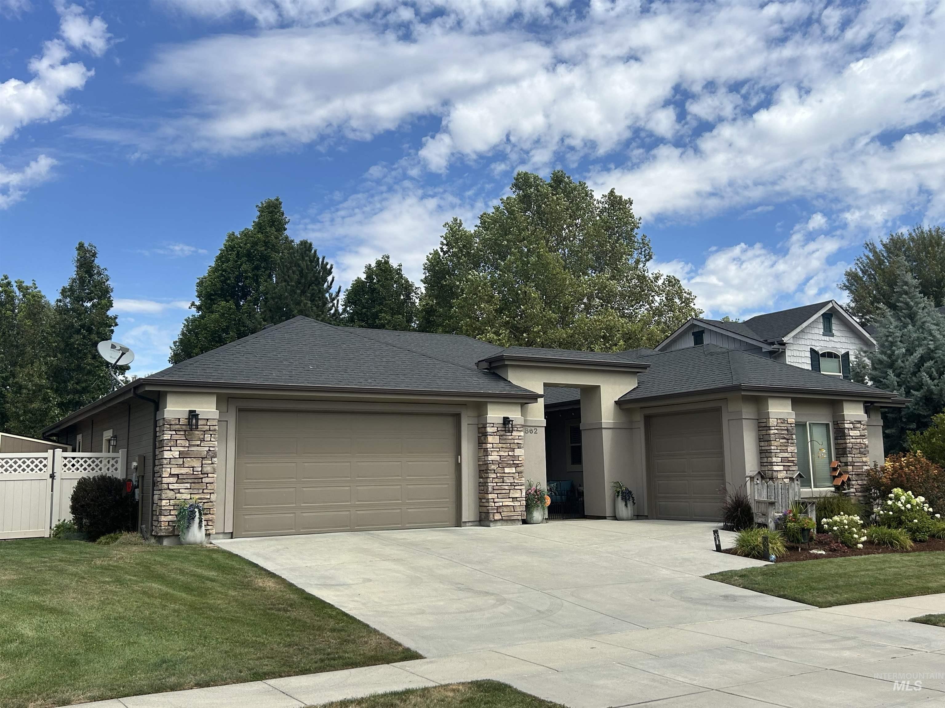 1862 W Pachino, Meridian, Idaho 83646, 3 Bedrooms, 2.5 Bathrooms, Residential For Sale, Price $665,000, 98997580