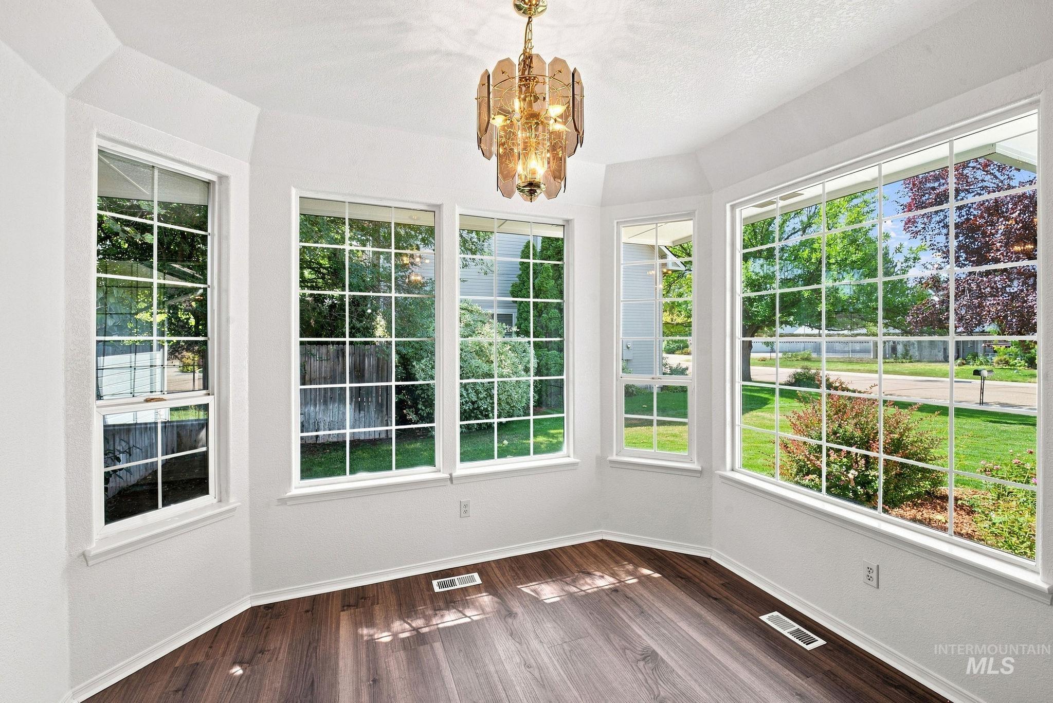 1720 N Summertree Way, Meridian, Idaho 83646, 3 Bedrooms, 2 Bathrooms, Residential For Sale, Price $629,000, 98997581
