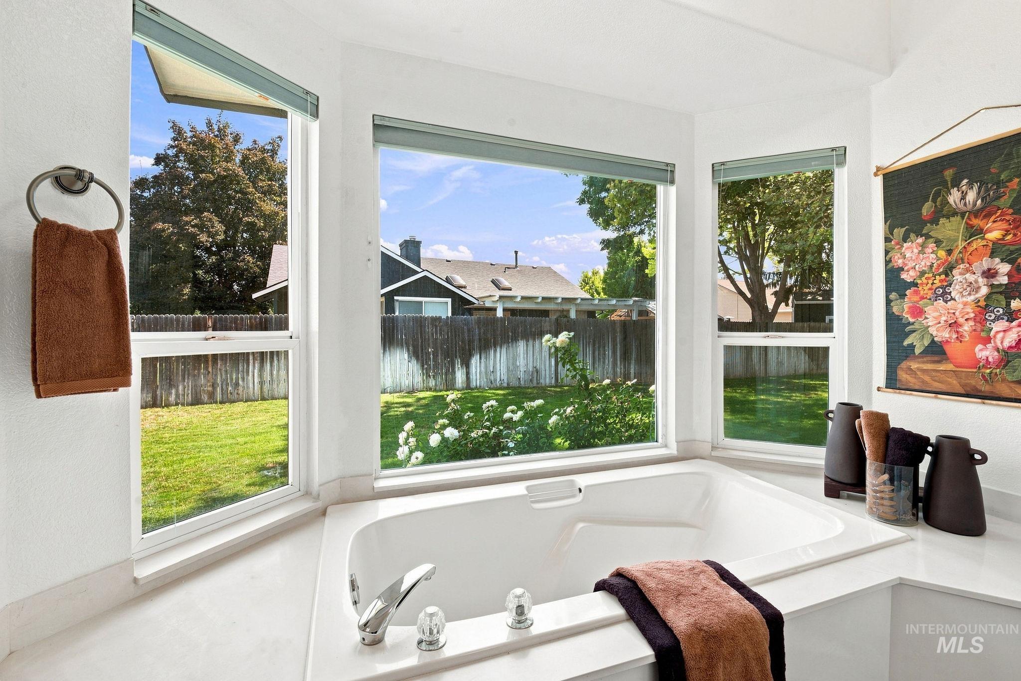 1720 N Summertree Way, Meridian, Idaho 83646, 3 Bedrooms, 2 Bathrooms, Residential For Sale, Price $629,000, 98997581