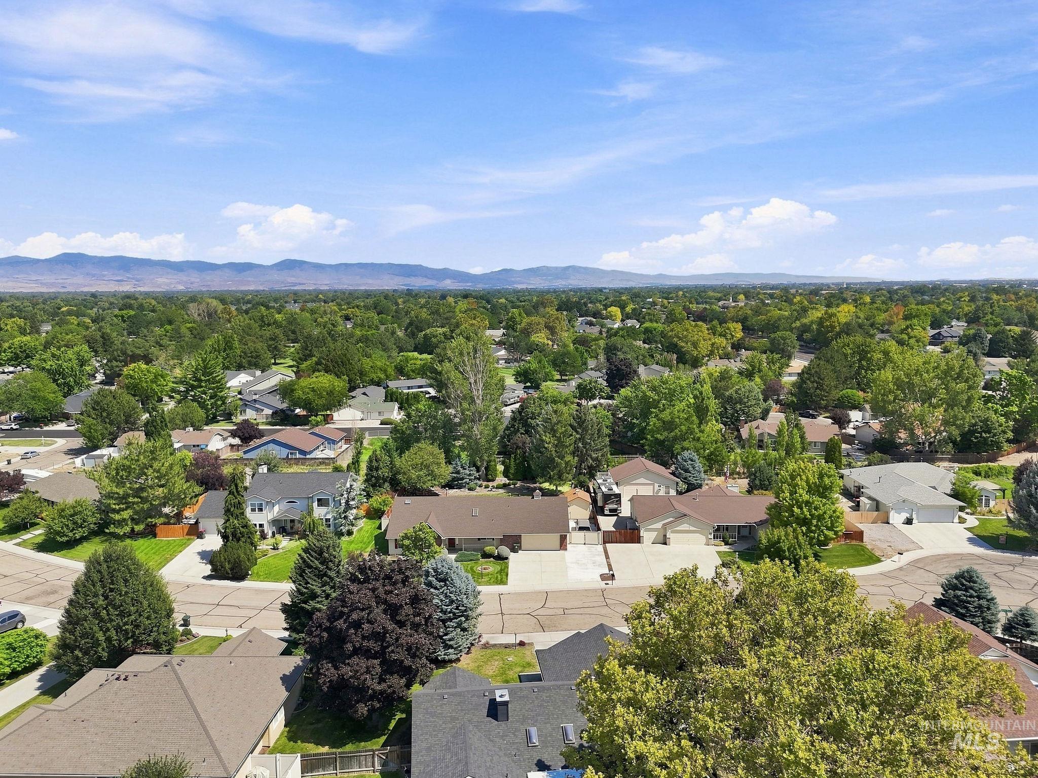1720 N Summertree Way, Meridian, Idaho 83646, 3 Bedrooms, 2 Bathrooms, Residential For Sale, Price $629,000, 98997581