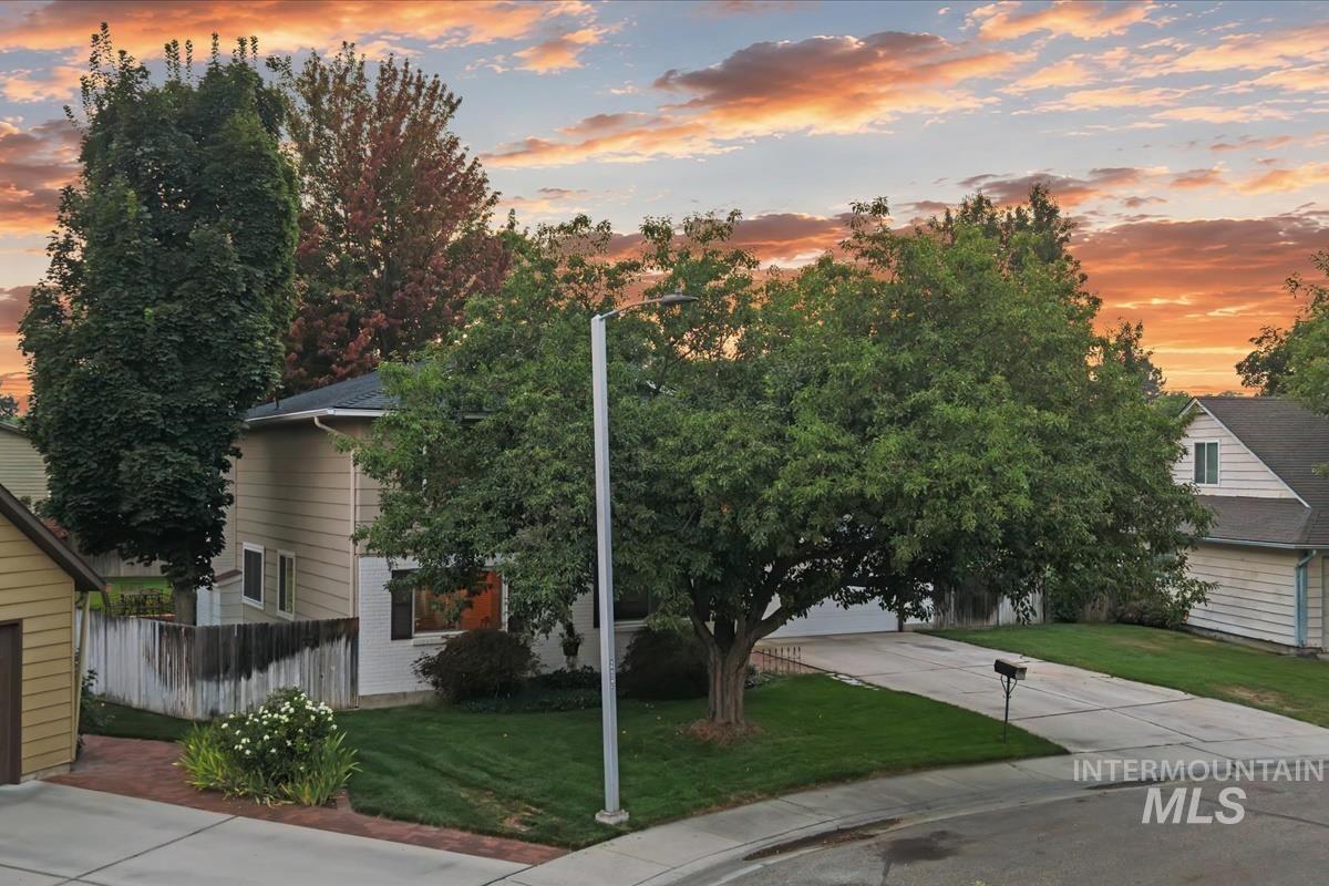 2845 S Snowflake Dr, Boise, Idaho 83706, 4 Bedrooms, 2.5 Bathrooms, Residential For Sale, Price $649,000, 98997582