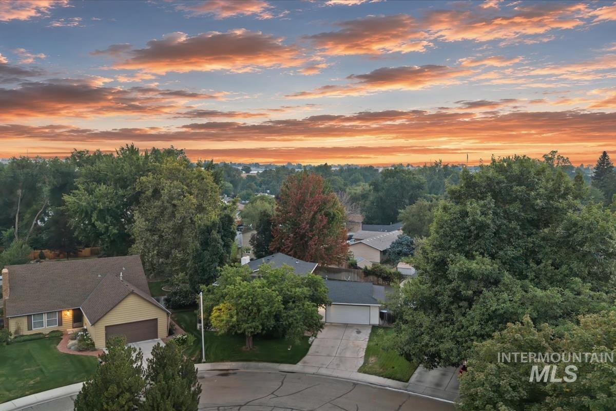 2845 S Snowflake Dr, Boise, Idaho 83706, 4 Bedrooms, 2.5 Bathrooms, Residential For Sale, Price $649,000, 98997582