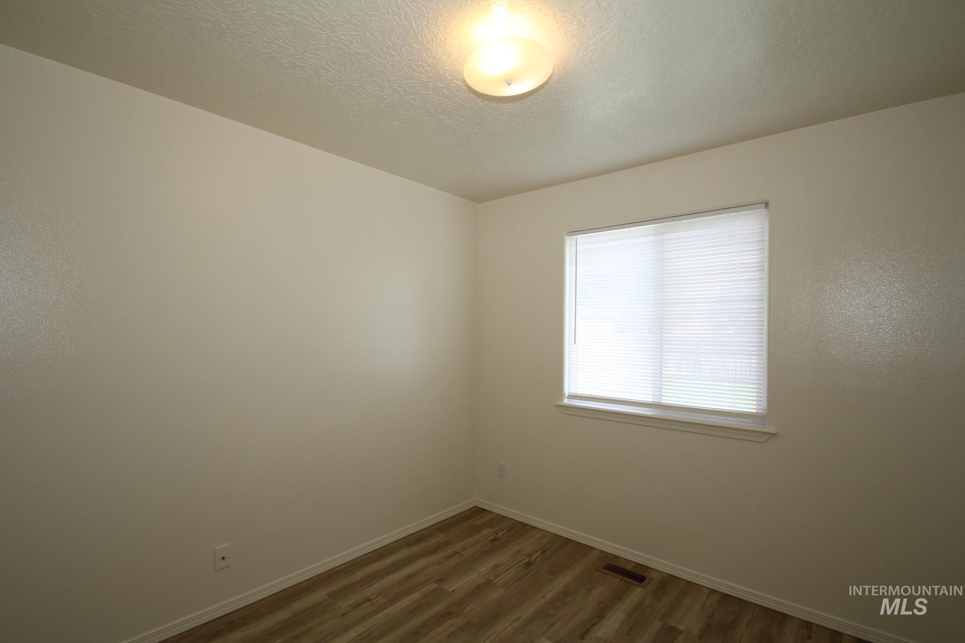 908 S Lily St., Nampa, Idaho 83686, 3 Bedrooms, 2 Bathrooms, Residential For Sale, Price $359,900,MLS 98997583
