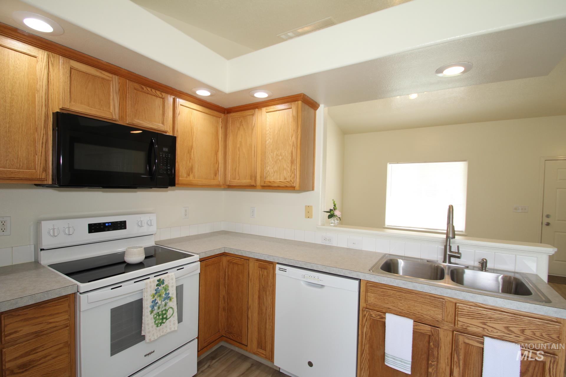908 S Lily St., Nampa, Idaho 83686, 3 Bedrooms, 2 Bathrooms, Residential For Sale, Price $359,900,MLS 98997583