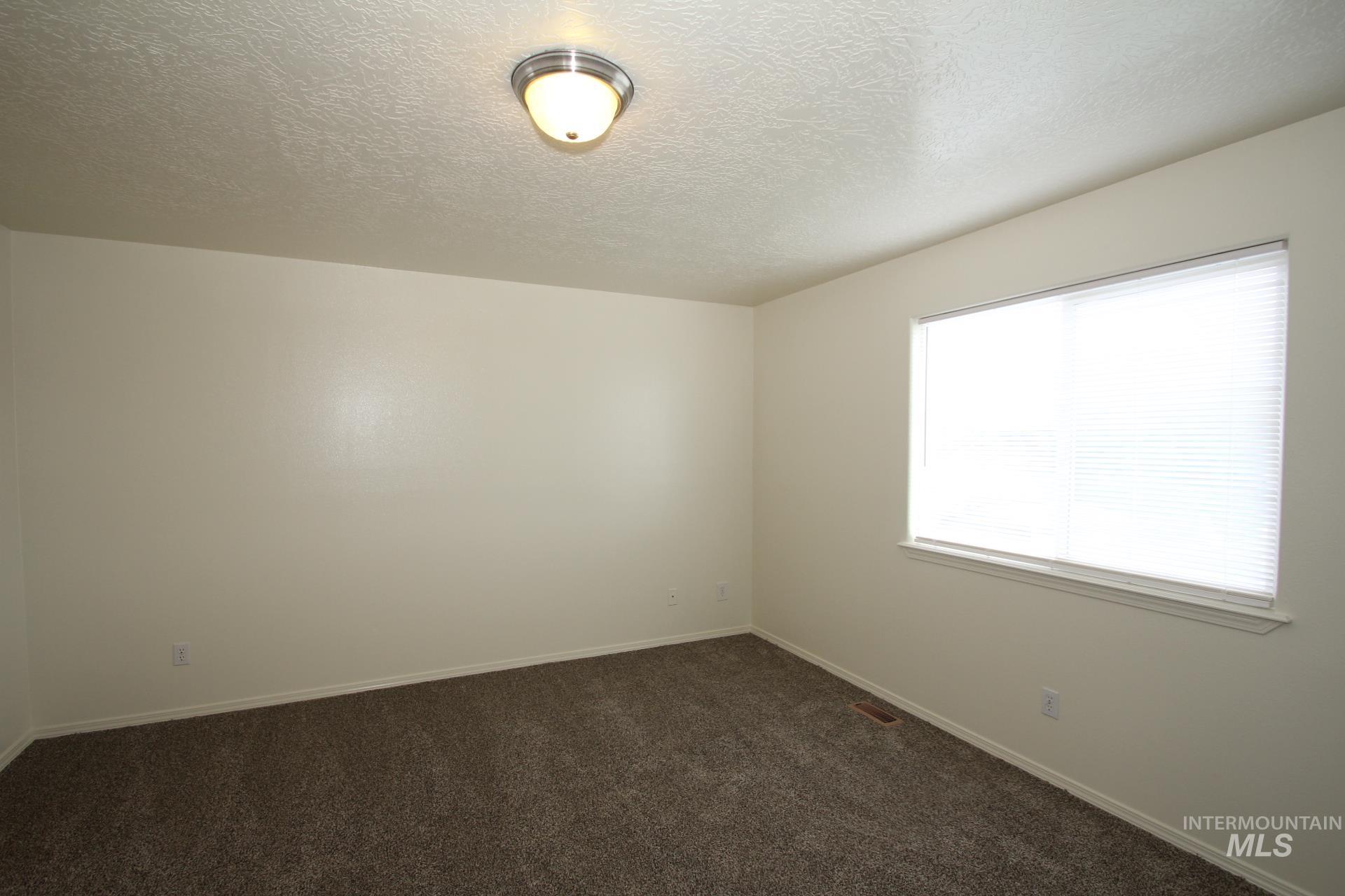 908 S Lily St., Nampa, Idaho 83686, 3 Bedrooms, 2 Bathrooms, Residential For Sale, Price $359,900,MLS 98997583