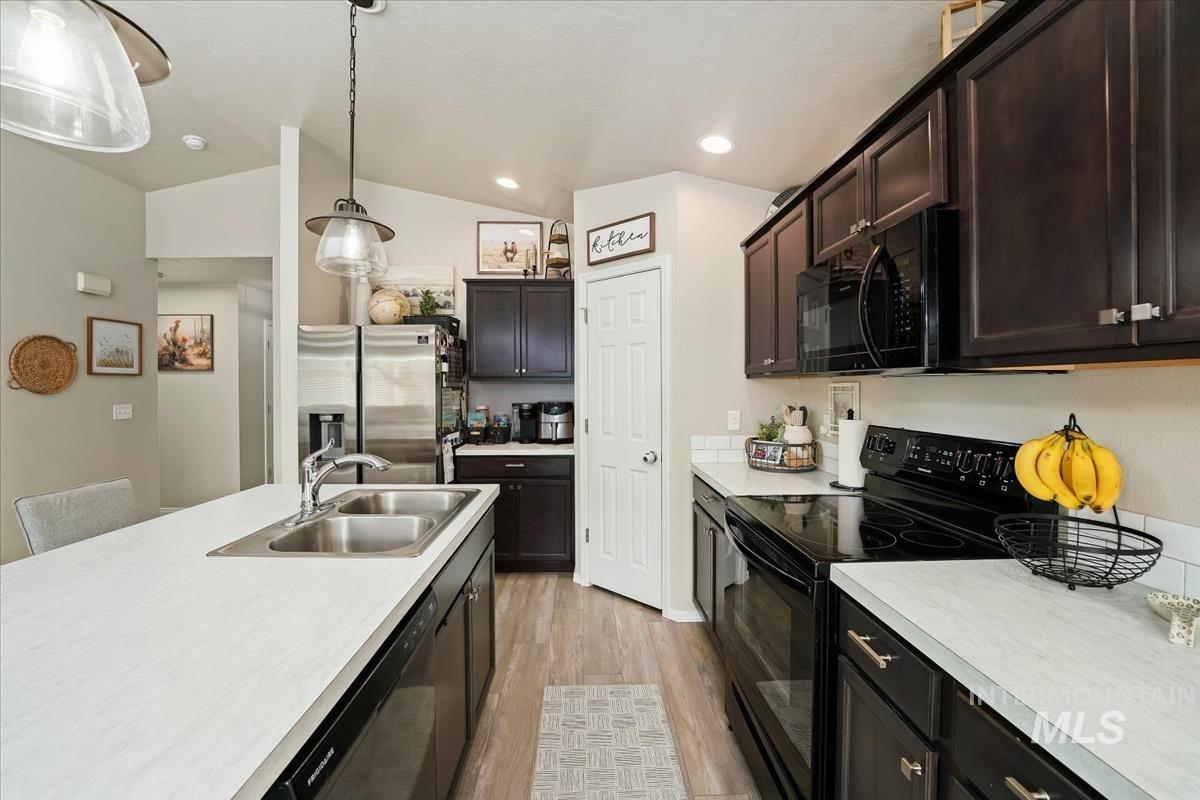 11555 Stockbridge Way, Caldwell, Idaho 83605, 3 Bedrooms, 2 Bathrooms, Residential For Sale, Price $397,500, 98997585