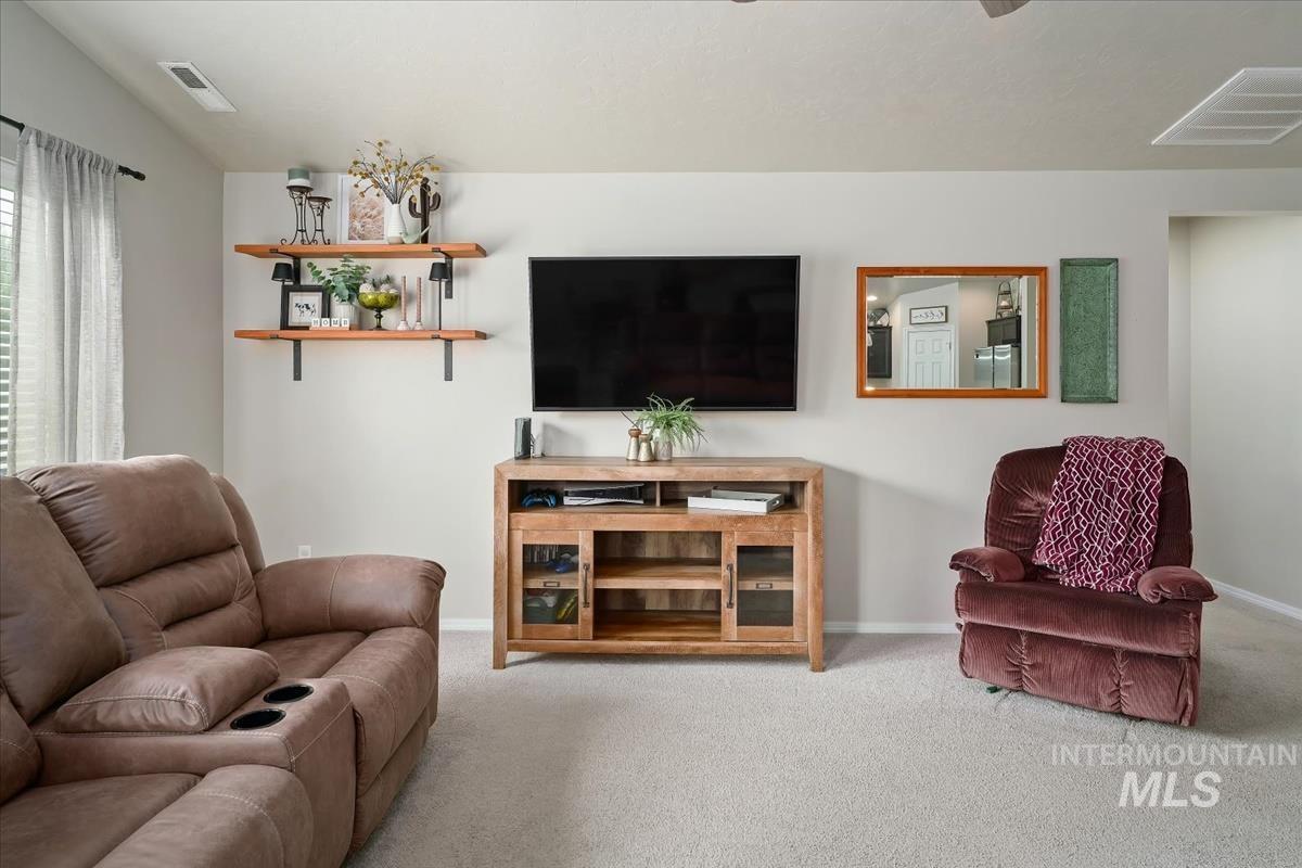 11555 Stockbridge Way, Caldwell, Idaho 83605, 3 Bedrooms, 2 Bathrooms, Residential For Sale, Price $397,500, 98997585