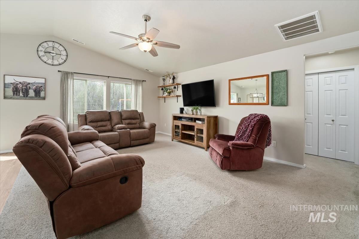 11555 Stockbridge Way, Caldwell, Idaho 83605, 3 Bedrooms, 2 Bathrooms, Residential For Sale, Price $397,500, 98997585