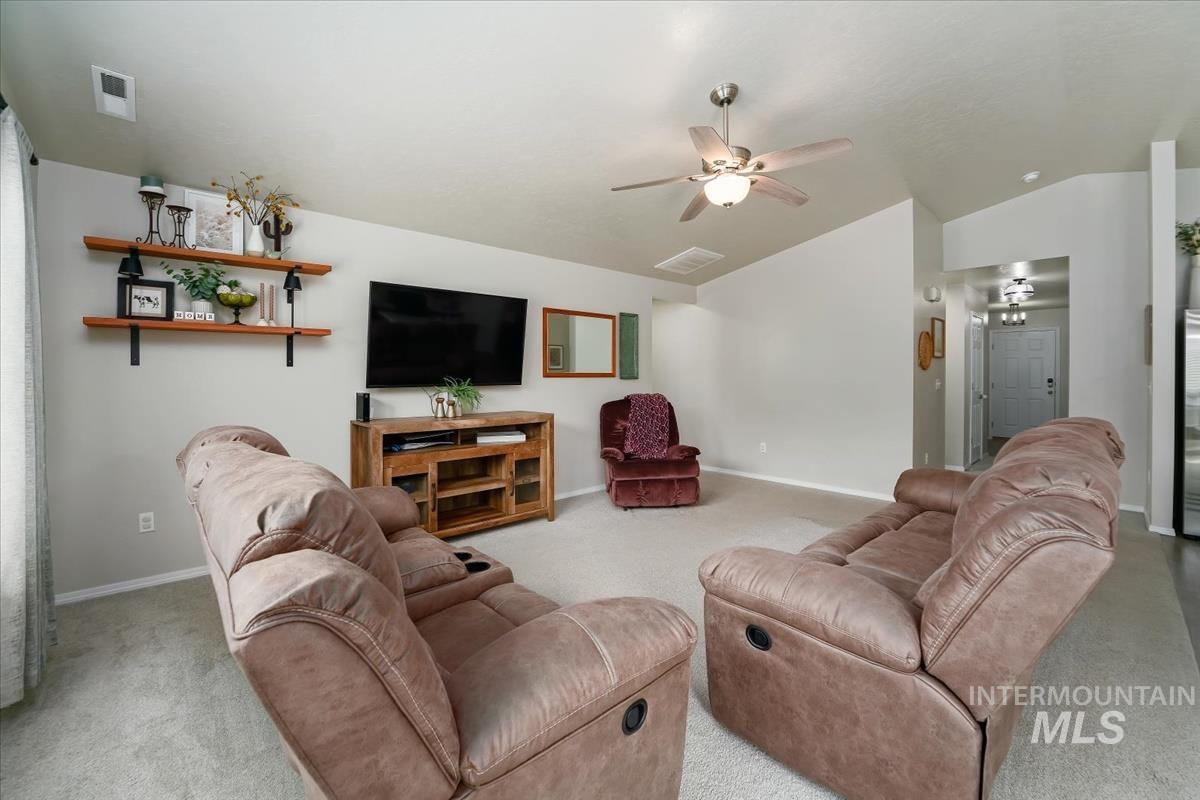 11555 Stockbridge Way, Caldwell, Idaho 83605, 3 Bedrooms, 2 Bathrooms, Residential For Sale, Price $397,500, 98997585