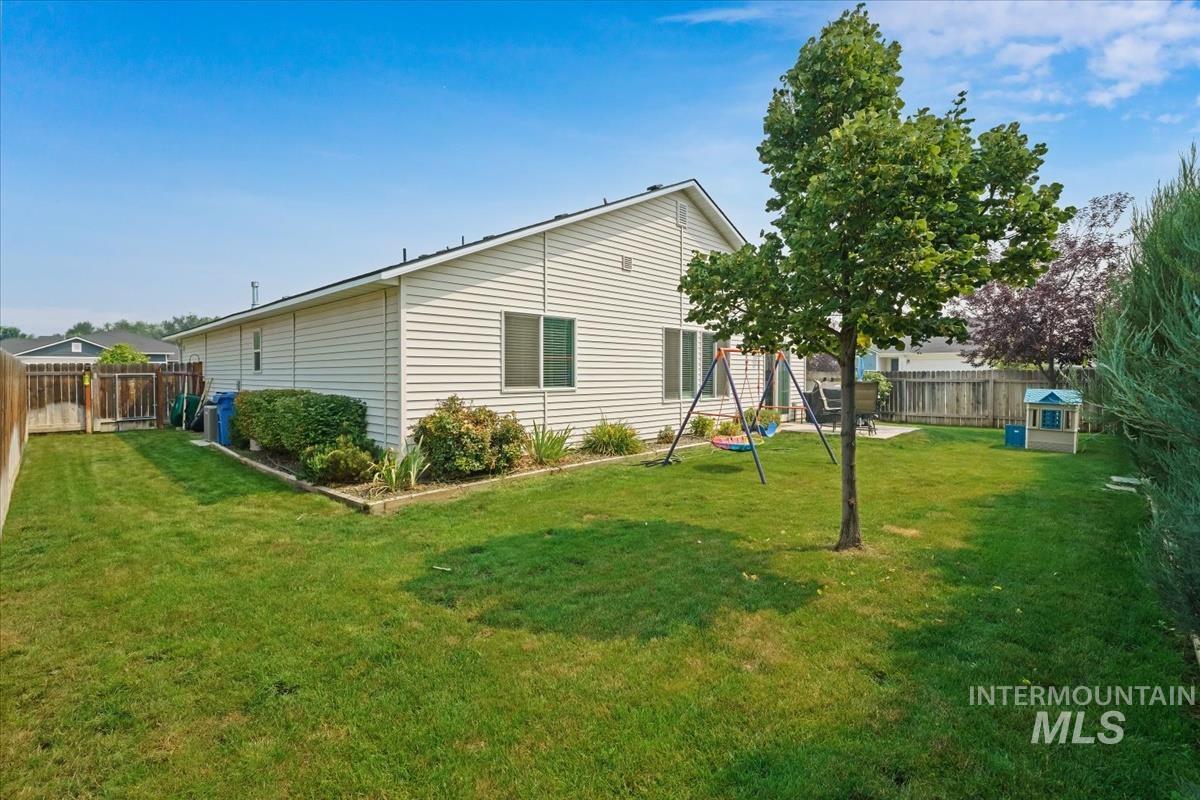 11555 Stockbridge Way, Caldwell, Idaho 83605, 3 Bedrooms, 2 Bathrooms, Residential For Sale, Price $397,500, 98997585