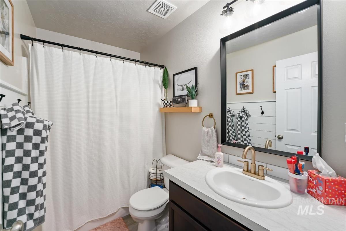 11555 Stockbridge Way, Caldwell, Idaho 83605, 3 Bedrooms, 2 Bathrooms, Residential For Sale, Price $397,500, 98997585