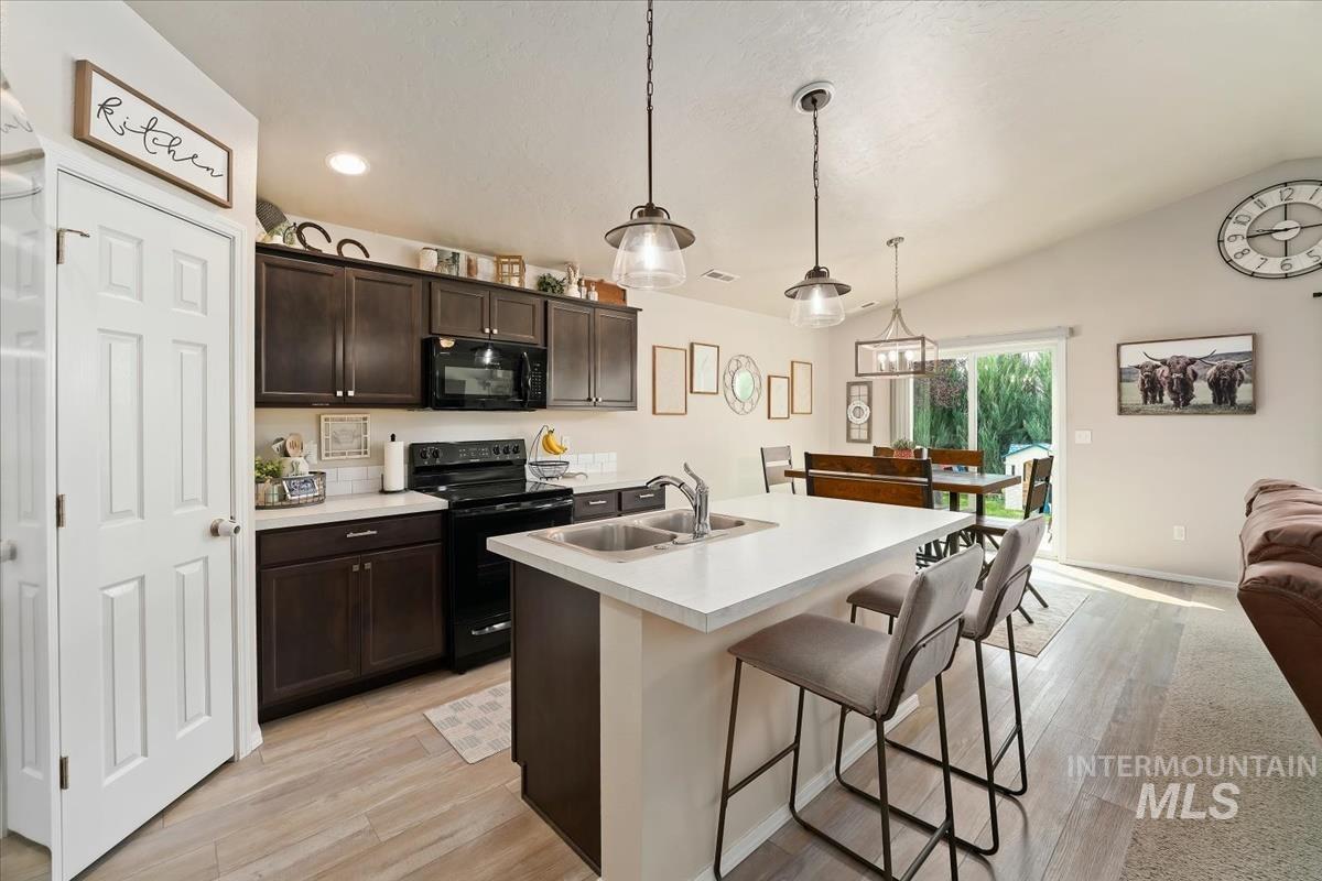 11555 Stockbridge Way, Caldwell, Idaho 83605, 3 Bedrooms, 2 Bathrooms, Residential For Sale, Price $397,500, 98997585