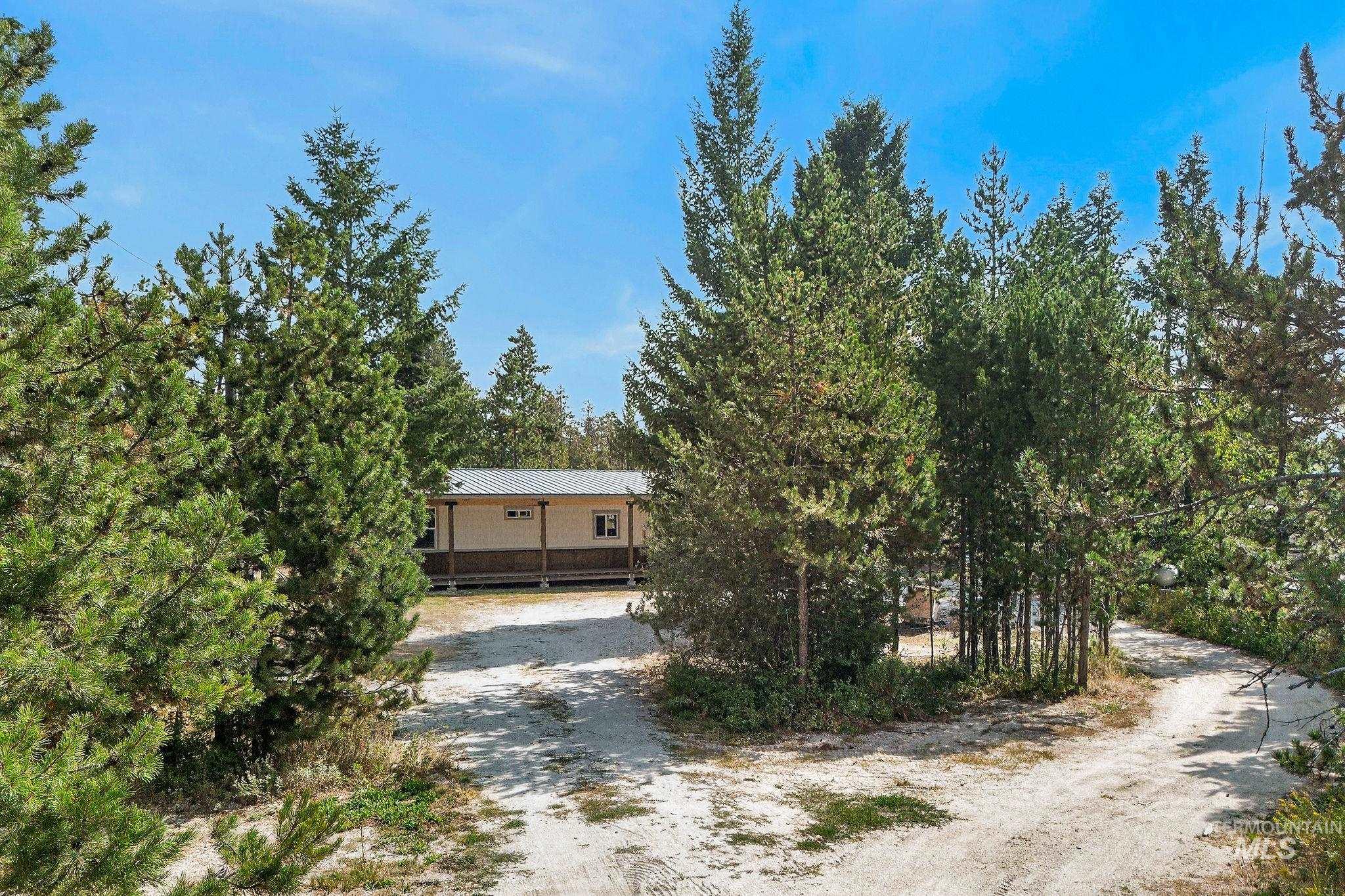 122 Forest Place, Donnelly, Idaho 83615, 2 Bedrooms, 1 Bathroom, Residential For Sale, Price $489,000, 98997586