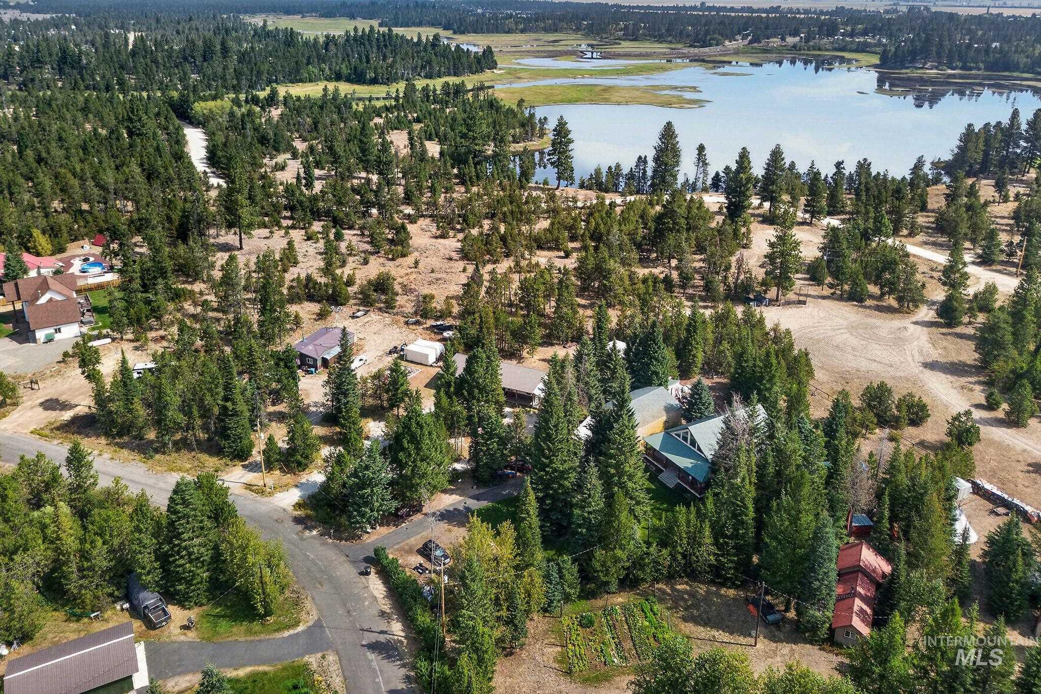 122 Forest Place, Donnelly, Idaho 83615, 2 Bedrooms, 1 Bathroom, Residential For Sale, Price $489,000, 98997586