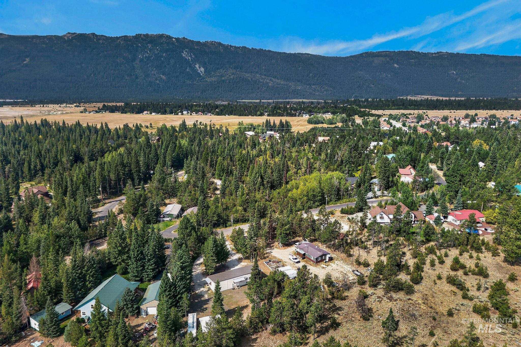 122 Forest Place, Donnelly, Idaho 83615, 2 Bedrooms, 1 Bathroom, Residential For Sale, Price $489,000, 98997586