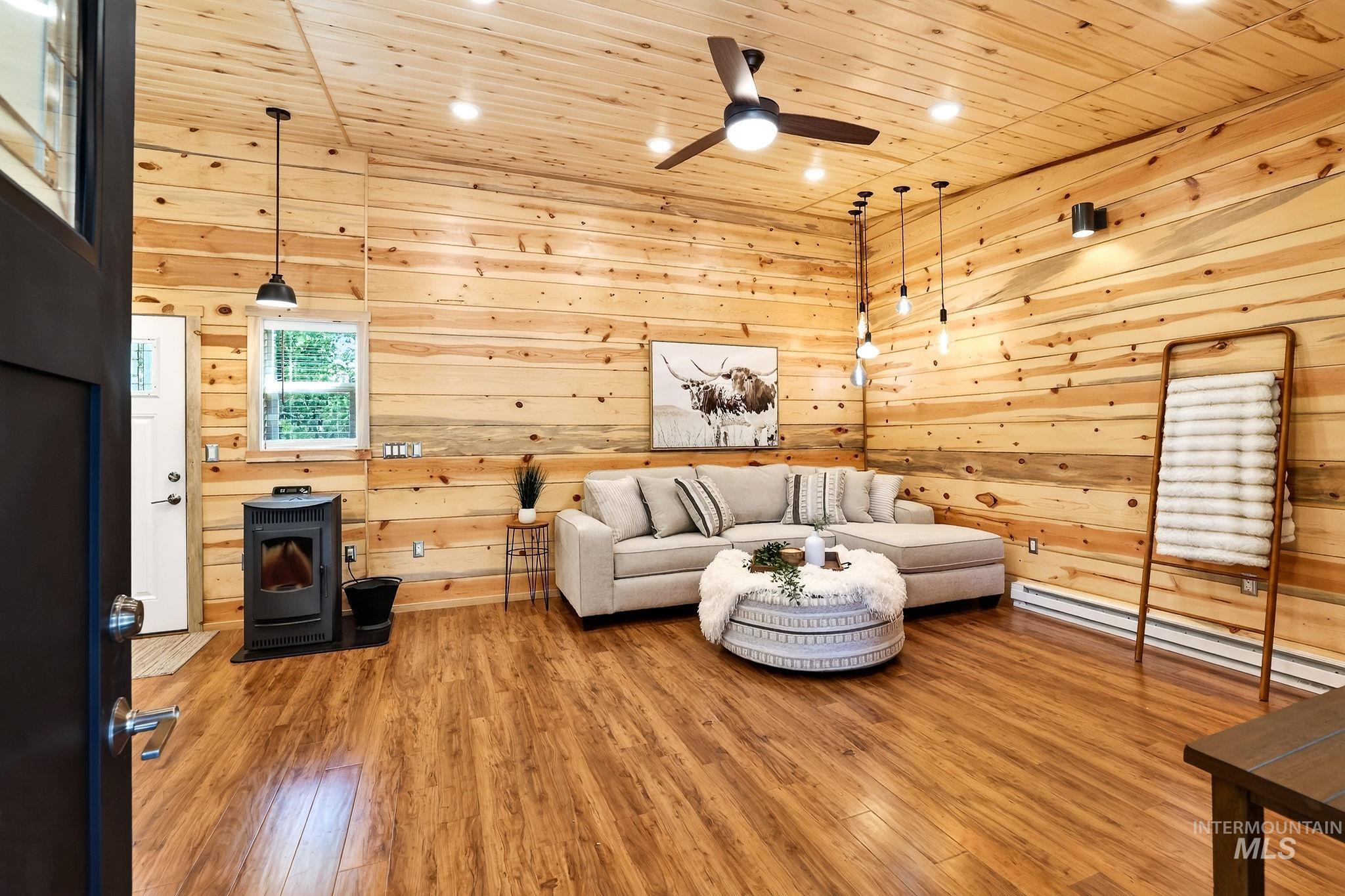 122 Forest Place, Donnelly, Idaho 83615, 2 Bedrooms, 1 Bathroom, Residential For Sale, Price $489,000, 98997586
