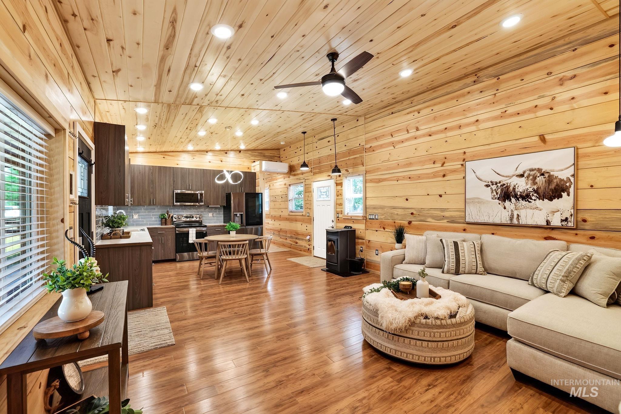122 Forest Place, Donnelly, Idaho 83615, 2 Bedrooms, 1 Bathroom, Residential For Sale, Price $489,000, 98997586