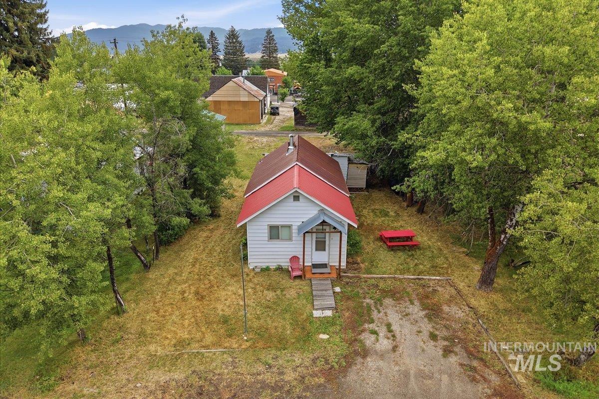 210 S Idaho St, Cascade, Idaho 83611, 2 Bedrooms, 1 Bathroom, Residential For Sale, Price $309,900, 98997587