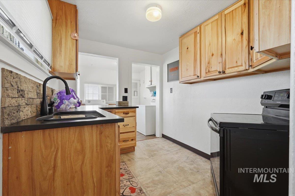 210 S Idaho St, Cascade, Idaho 83611, 2 Bedrooms, 1 Bathroom, Residential For Sale, Price $309,900, 98997587