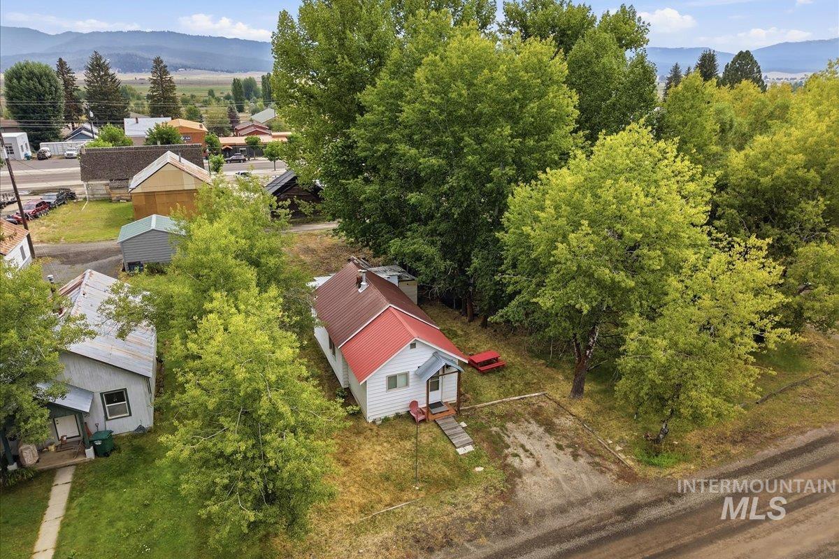 210 S Idaho St, Cascade, Idaho 83611, 2 Bedrooms, 1 Bathroom, Residential For Sale, Price $309,900, 98997587