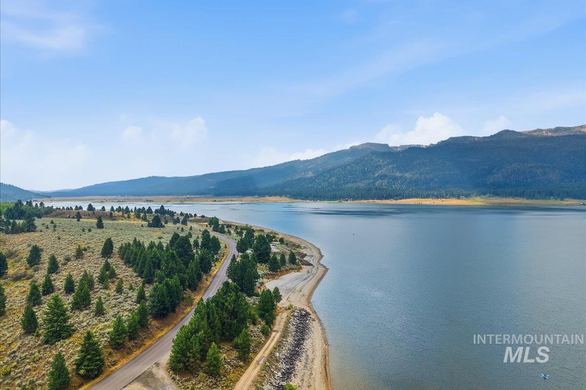 210 S Idaho St, Cascade, Idaho 83611, 2 Bedrooms, 1 Bathroom, Residential For Sale, Price $309,900, 98997587