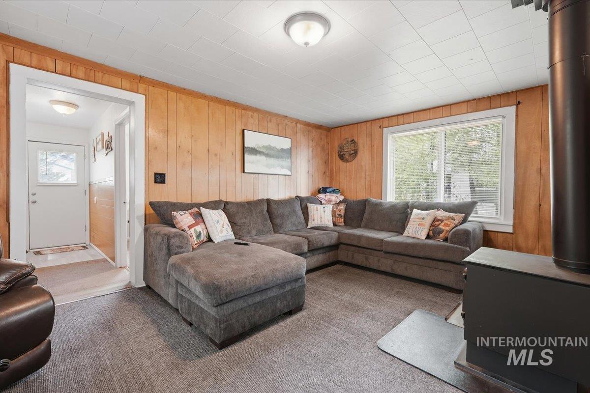 210 S Idaho St, Cascade, Idaho 83611, 2 Bedrooms, 1 Bathroom, Residential For Sale, Price $309,900, 98997587