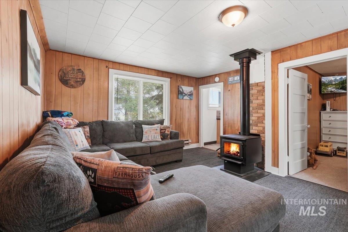210 S Idaho St, Cascade, Idaho 83611, 2 Bedrooms, 1 Bathroom, Residential For Sale, Price $309,900, 98997587