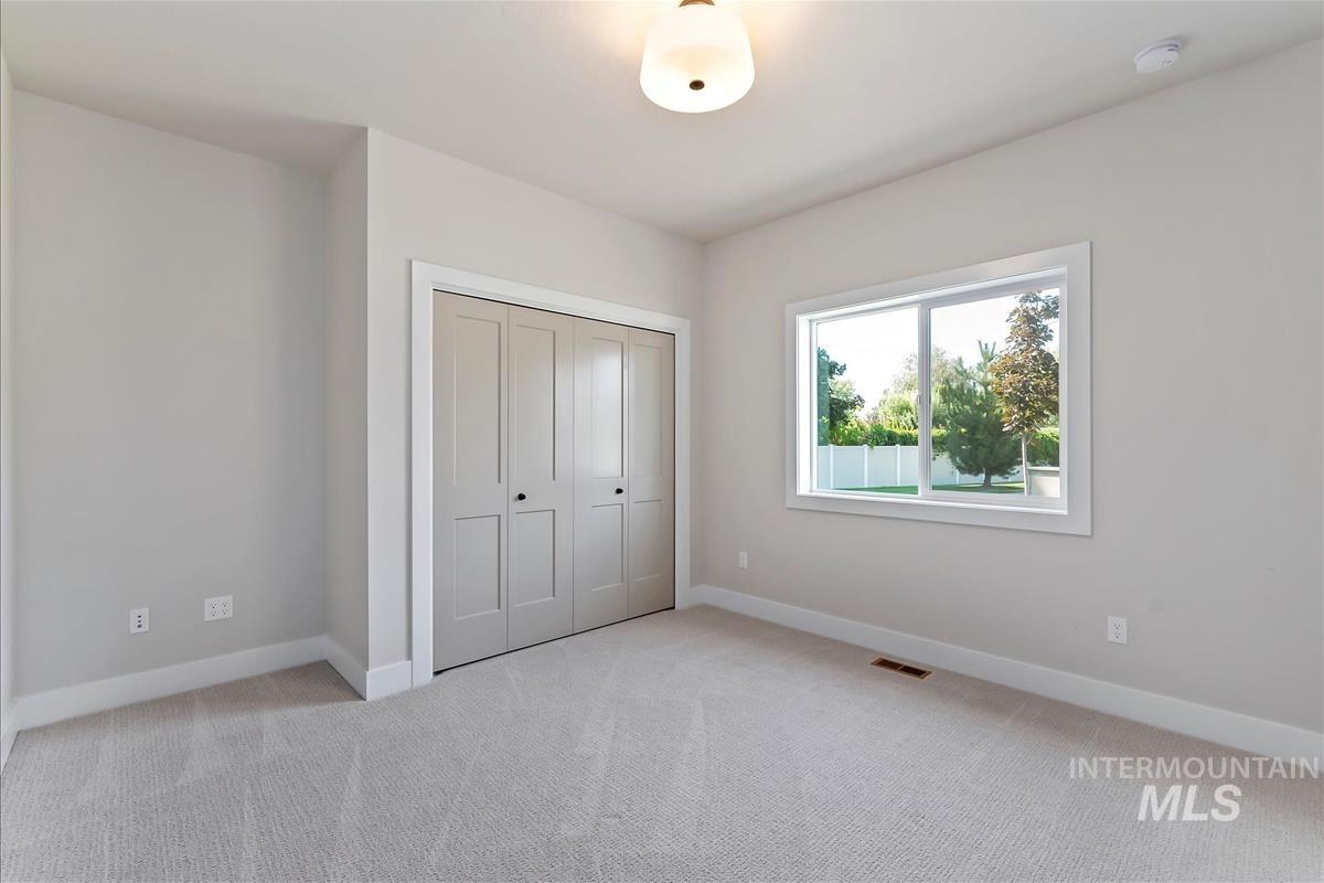 1469 N Parkshire Way, Meridian, Idaho 83642, 3 Bedrooms, 2 Bathrooms, Residential For Sale, Price $579,900, 98997588