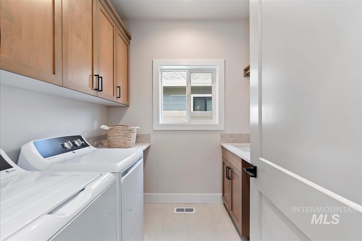 1469 N Parkshire Way, Meridian, Idaho 83642, 3 Bedrooms, 2 Bathrooms, Residential For Sale, Price $579,900, 98997588