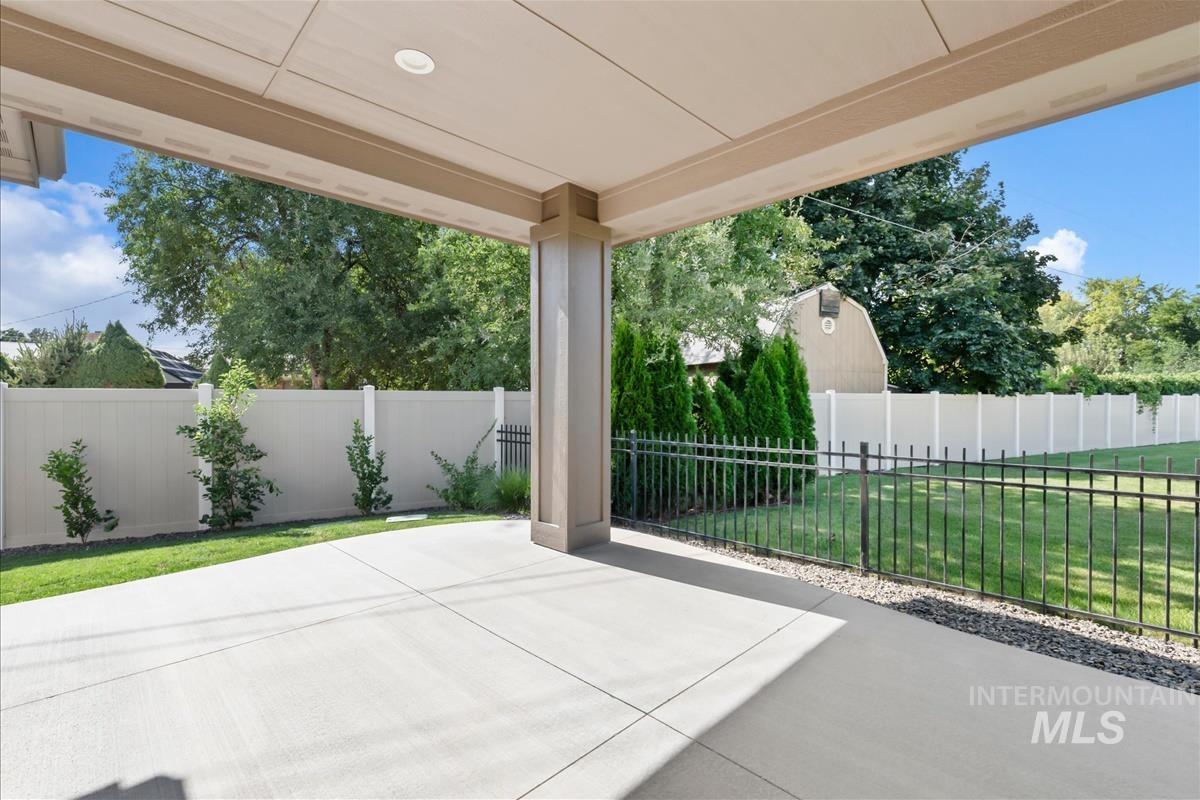1469 N Parkshire Way, Meridian, Idaho 83642, 3 Bedrooms, 2 Bathrooms, Residential For Sale, Price $579,900, 98997588