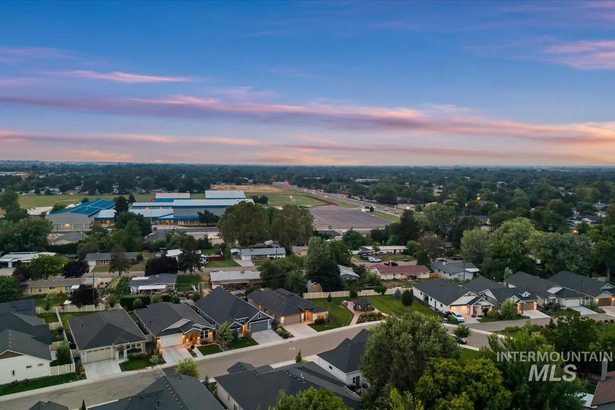1469 N Parkshire Way, Meridian, Idaho 83642, 3 Bedrooms, 2 Bathrooms, Residential For Sale, Price $579,900, 98997588