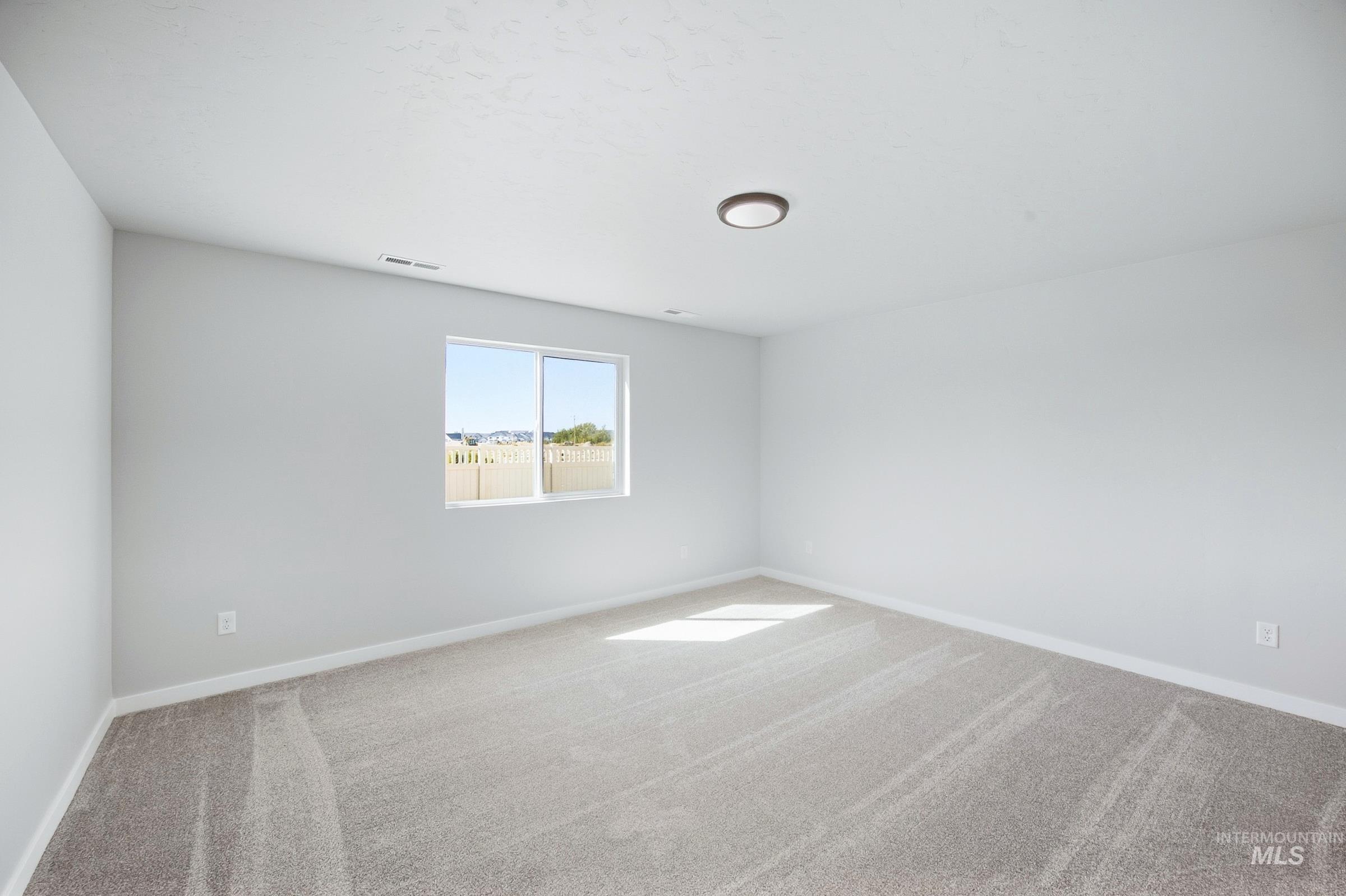 7481 W Newtown Dr, Eagle, Idaho 83616, 4 Bedrooms, 2 Bathrooms, Residential For Sale, Price $569,990,MLS 98997617