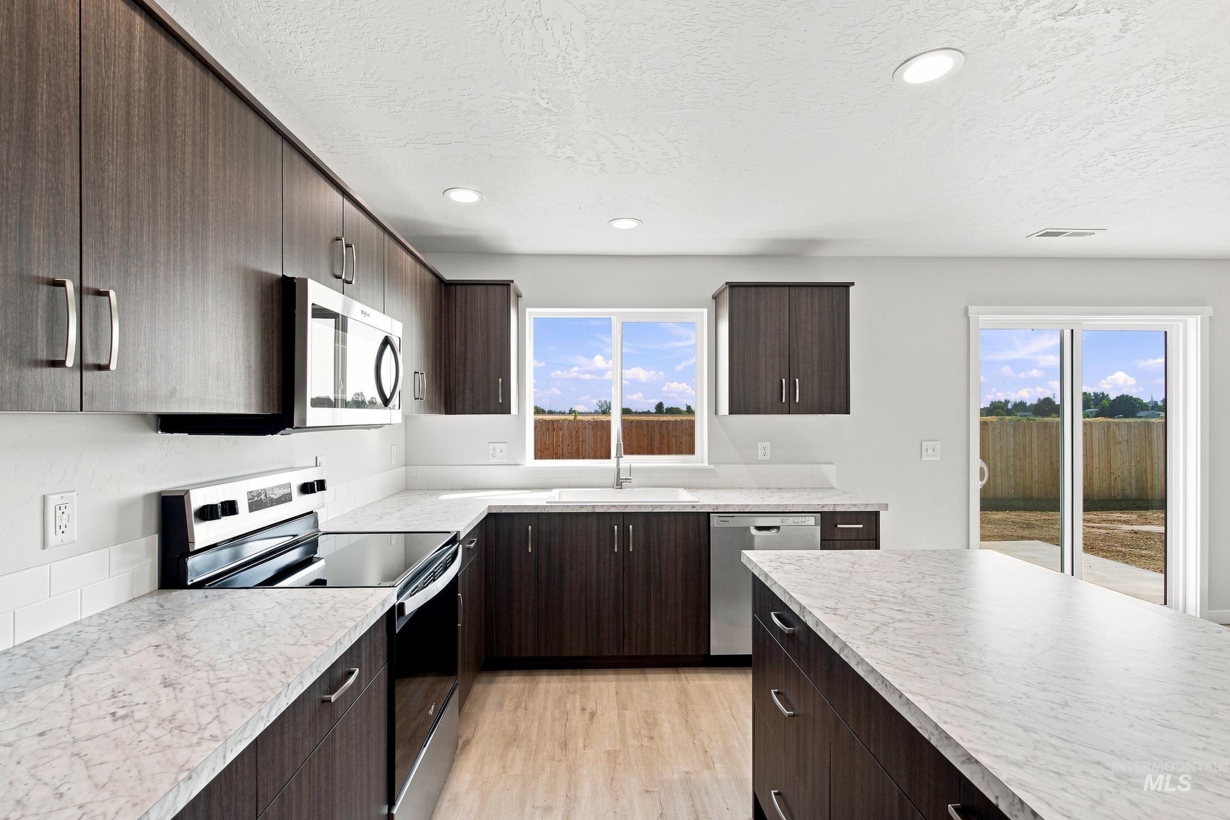 1751 Gyrfalcon St, Middleton, Idaho 83644, 5 Bedrooms, 3 Bathrooms, Residential For Sale, Price $524,990, 98997619