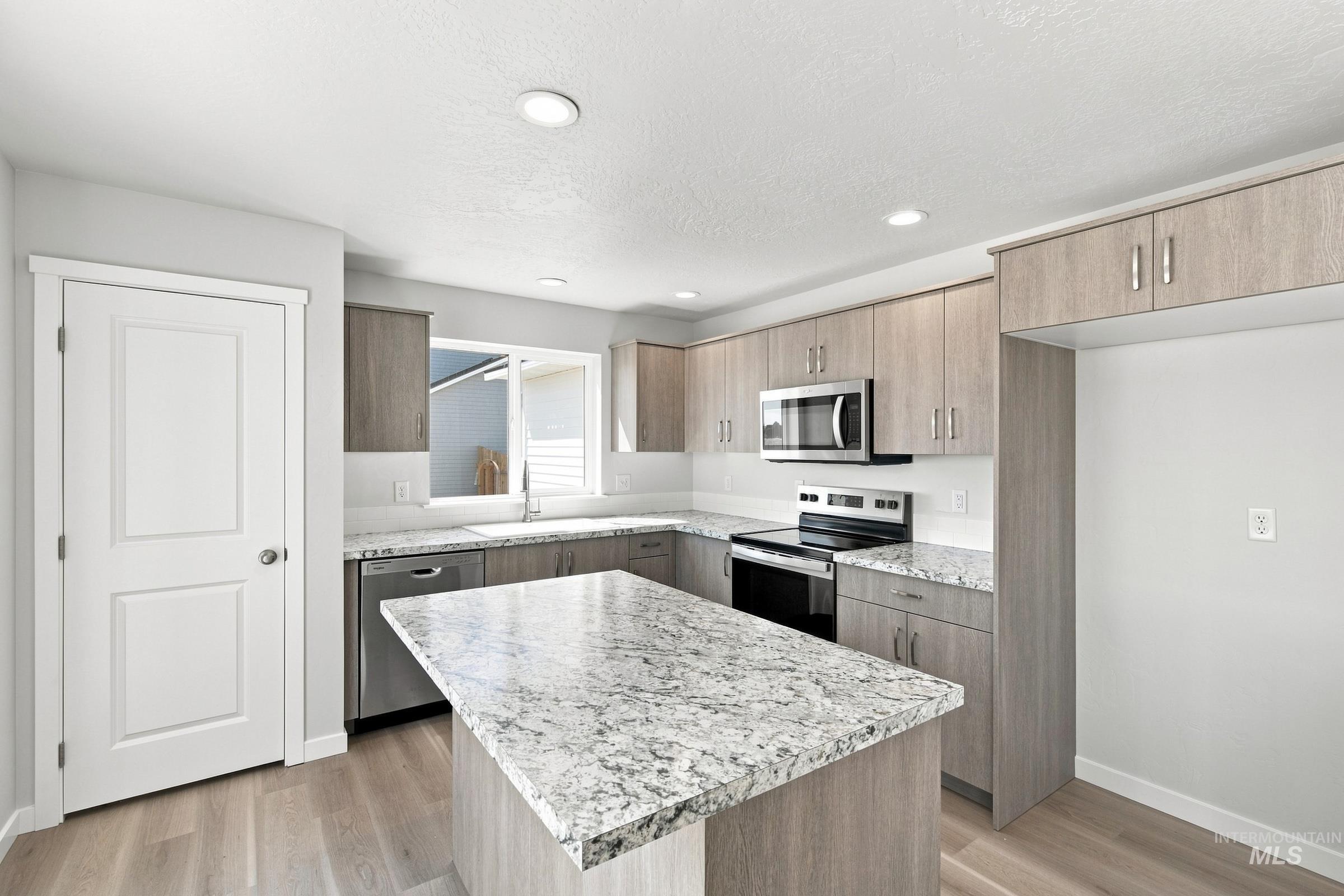 1763 Gyrfalcon St, Middleton, Idaho 83644, 4 Bedrooms, 2.5 Bathrooms, Residential For Sale, Price $445,990, 98997620