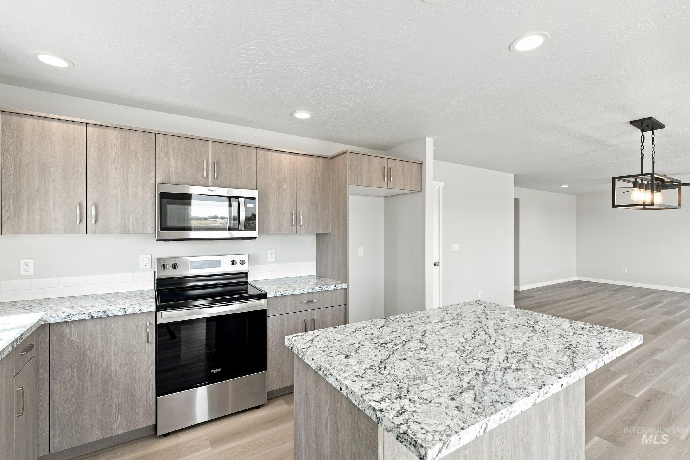 1763 Gyrfalcon St, Middleton, Idaho 83644, 4 Bedrooms, 2.5 Bathrooms, Residential For Sale, Price $445,990, 98997620
