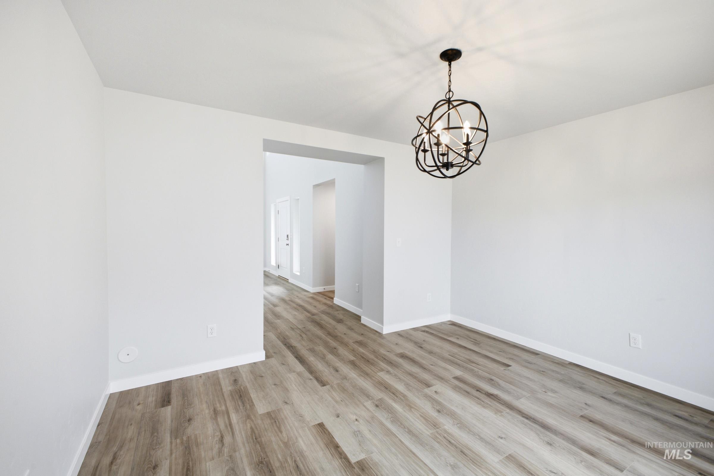 9400 W Cosmic St, Nampa, Idaho 83687, 4 Bedrooms, 3 Bathrooms, Residential For Sale, Price $559,990,MLS 98997622