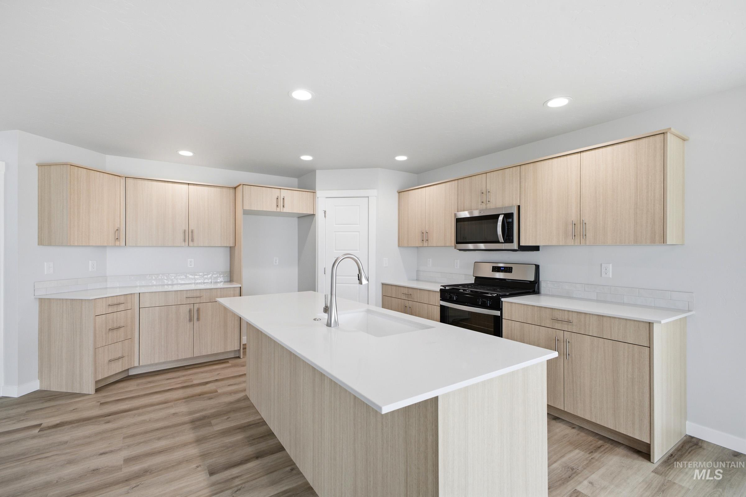 9400 W Cosmic St, Nampa, Idaho 83687, 4 Bedrooms, 3 Bathrooms, Residential For Sale, Price $559,990,MLS 98997622