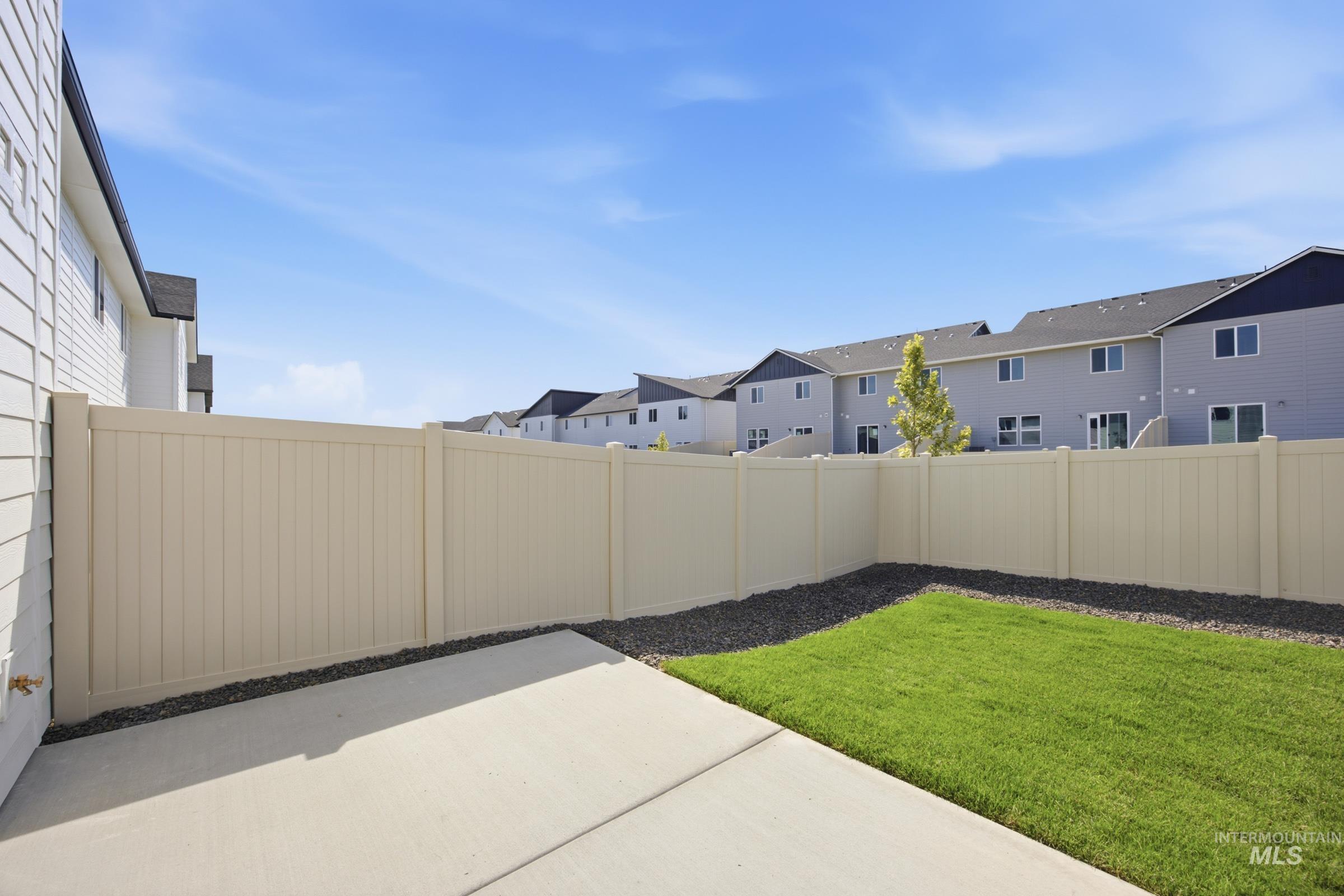 10831 Greensboro St, Caldwell, Idaho 83605, 3 Bedrooms, 2.5 Bathrooms, Residential For Sale, Price $382,990,MLS 98997624