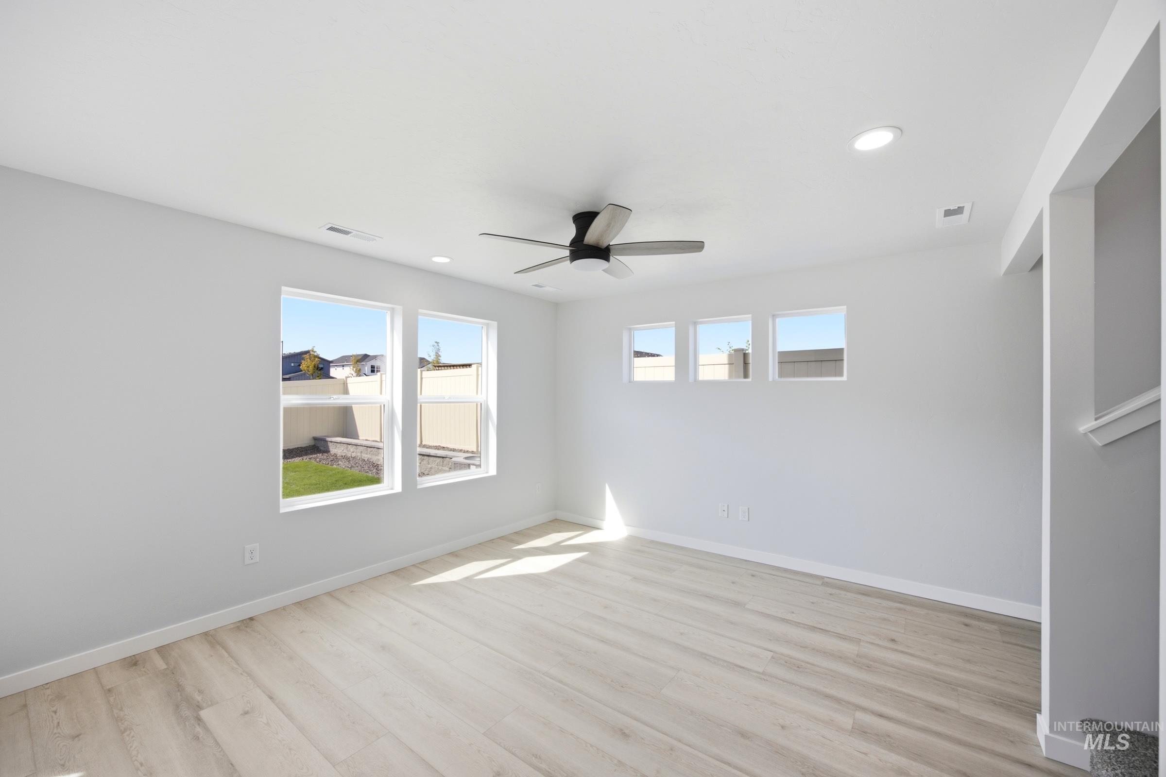 10831 Greensboro St, Caldwell, Idaho 83605, 3 Bedrooms, 2.5 Bathrooms, Residential For Sale, Price $382,990,MLS 98997624