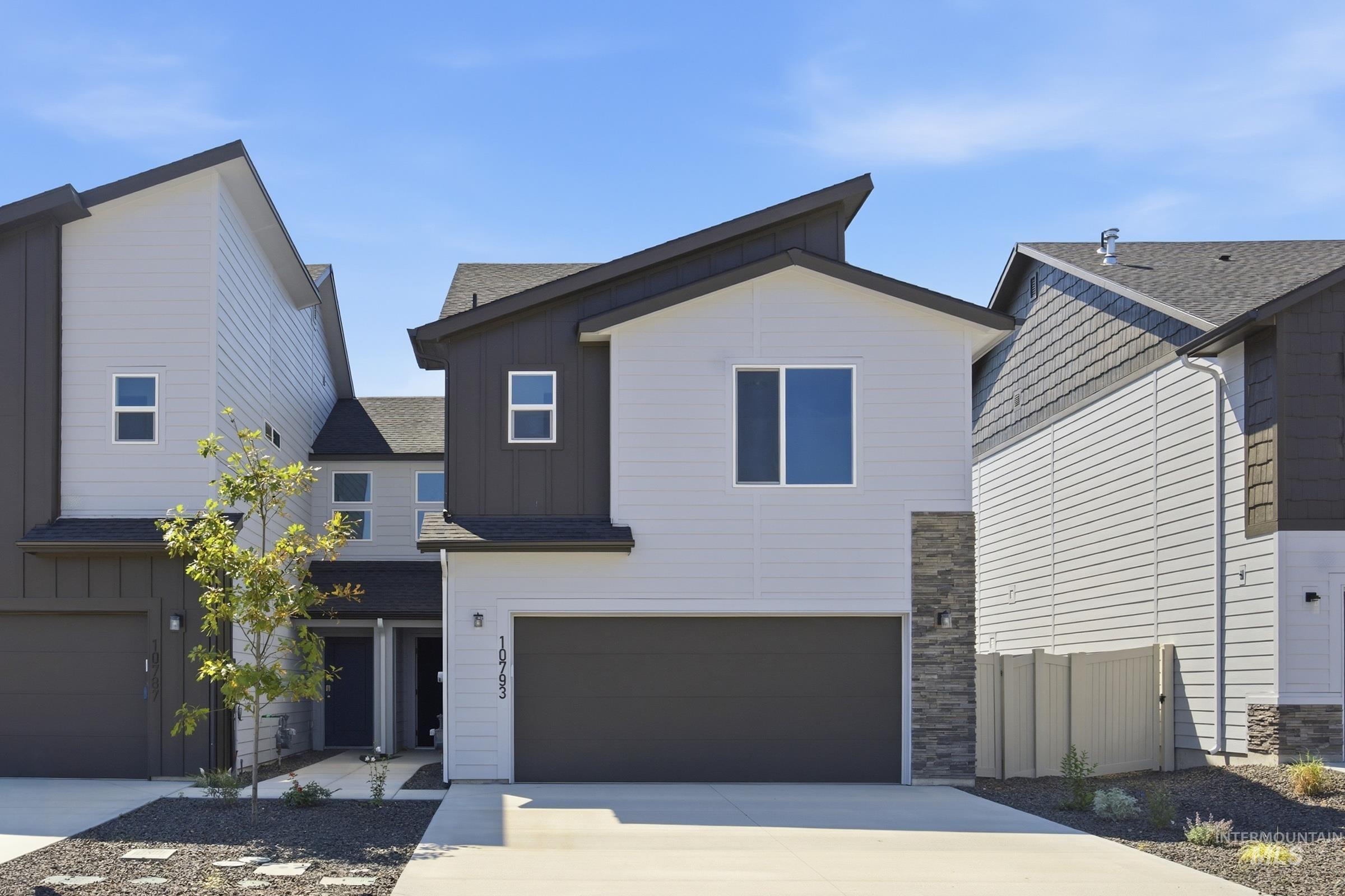 10793 Greensboro St, Caldwell, Idaho 83605, 3 Bedrooms, 2.5 Bathrooms, Residential For Sale, Price $392,990,MLS 98997629