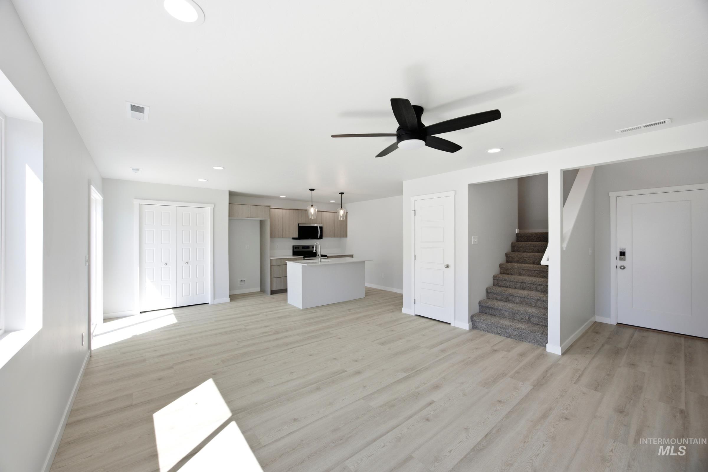 10793 Greensboro St, Caldwell, Idaho 83605, 3 Bedrooms, 2.5 Bathrooms, Residential For Sale, Price $383,990, 98997629