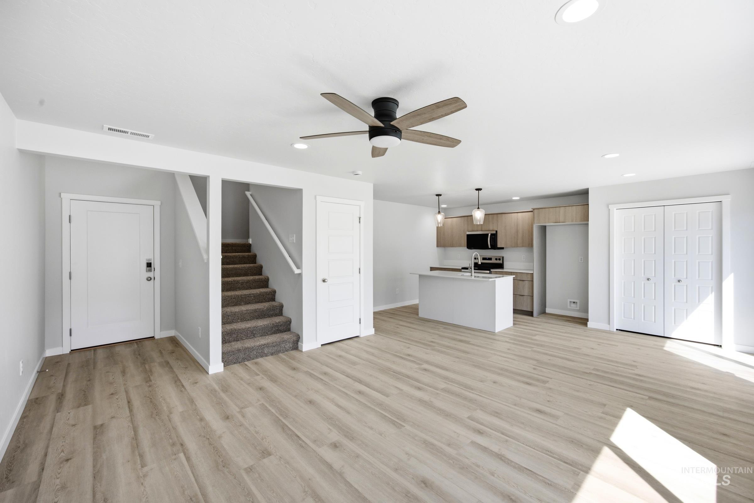 10787 Greensboro St, Caldwell, Idaho 83605, 3 Bedrooms, 2.5 Bathrooms, Residential For Sale, Price $374,990, 98997630