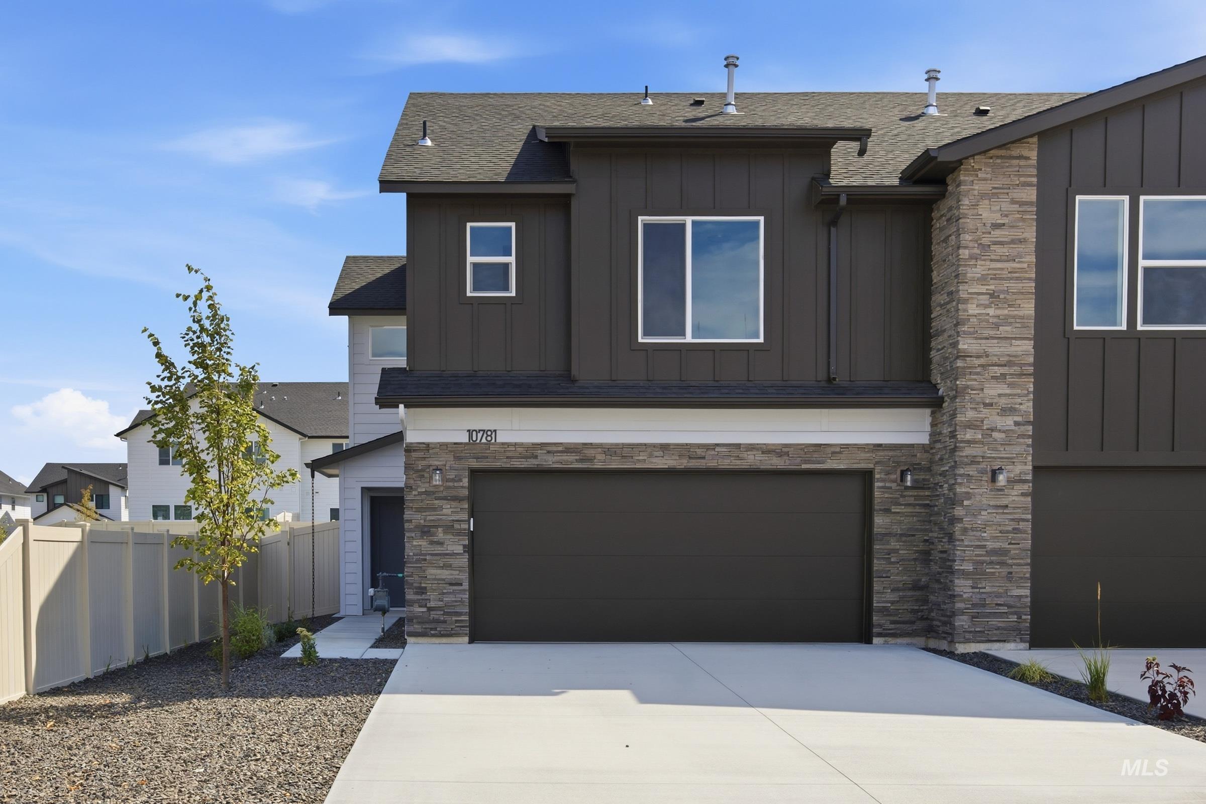 10781 Greensboro St, Caldwell, Idaho 83605, 3 Bedrooms, 2.5 Bathrooms, Residential For Sale, Price $393,990,MLS 98997631
