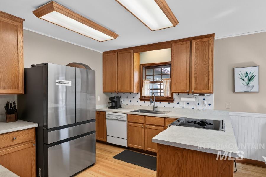 721 S Lynn, Moscow, Idaho 83843, 4 Bedrooms, 3 Bathrooms, Residential For Sale, Price $670,000,MLS 98997669