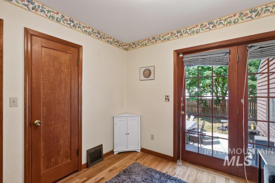 721 S Lynn, Moscow, Idaho 83843, 4 Bedrooms, 3 Bathrooms, Residential For Sale, Price $670,000,MLS 98997669