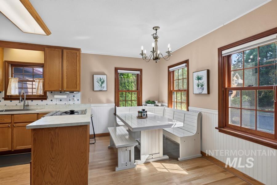 721 S Lynn, Moscow, Idaho 83843, 4 Bedrooms, 3 Bathrooms, Residential For Sale, Price $670,000,MLS 98997669