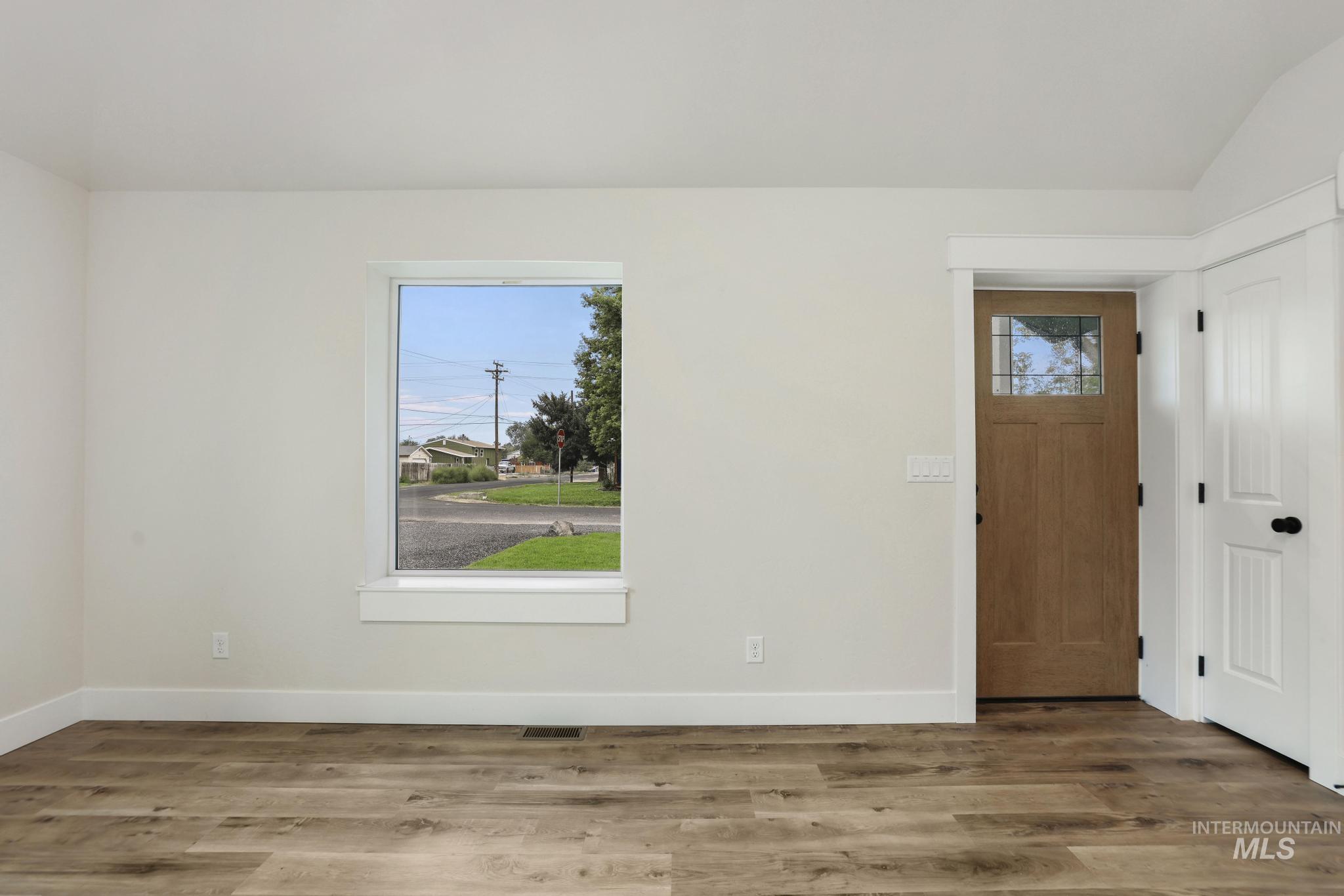 304 Van Buren, Twin Falls, Idaho 83301, 3 Bedrooms, 2 Bathrooms, Residential For Sale, Price $329,900, 98997671