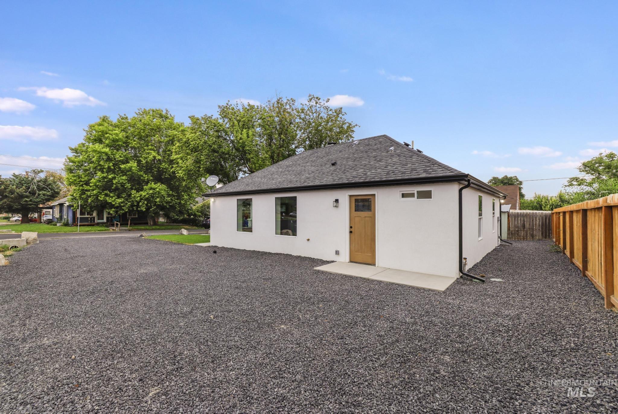 304 Van Buren, Twin Falls, Idaho 83301, 3 Bedrooms, 2 Bathrooms, Residential For Sale, Price $329,900, 98997671